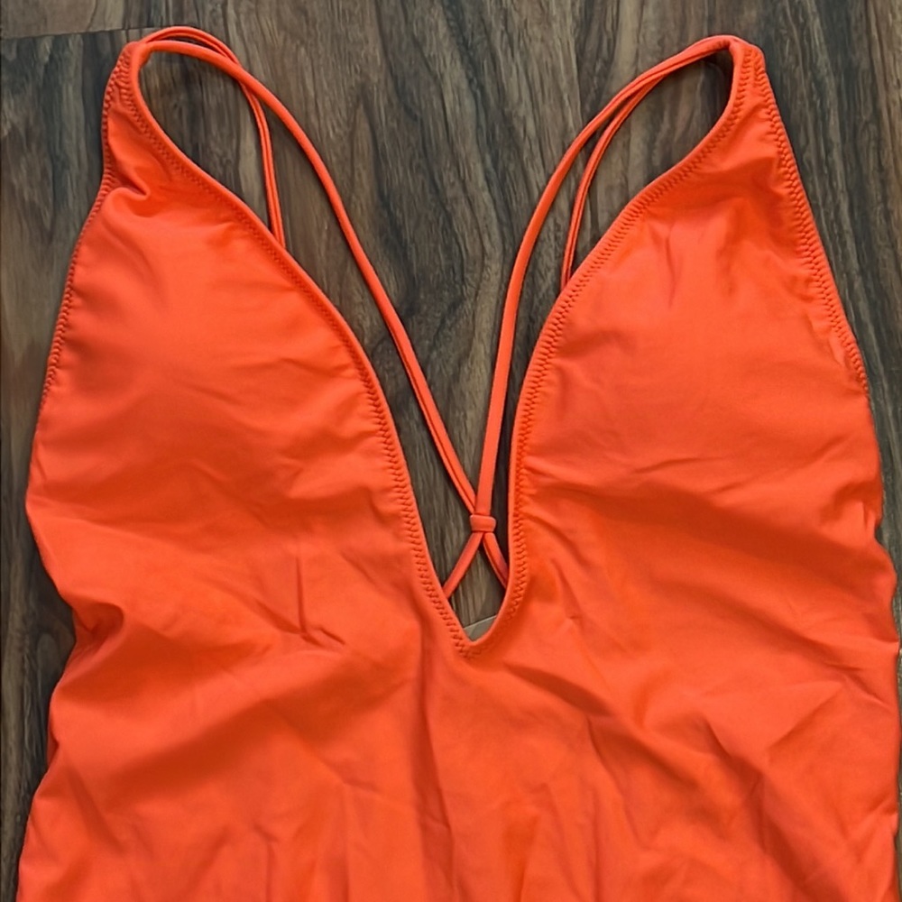 Volcom Simply Solid One Piece - Picture 5 of 16